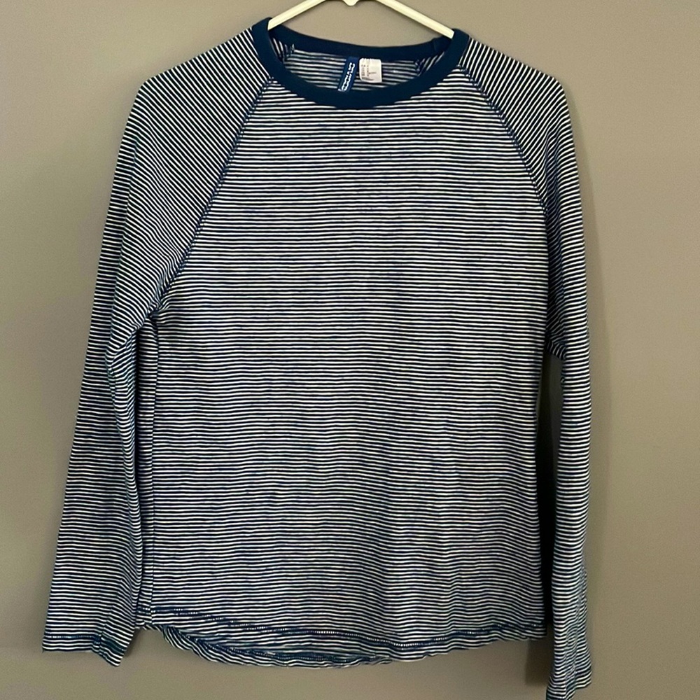 H&M Divided Blue and White Striped Long Sleeve Tee